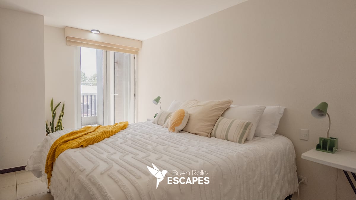 Level 3 Balcony Apartment - boutique vacation rental in Zona 11, Parque San Jorge
